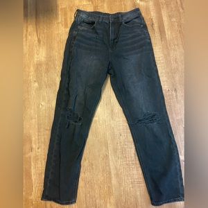 American Eagle size 4 black denim ripped jeans